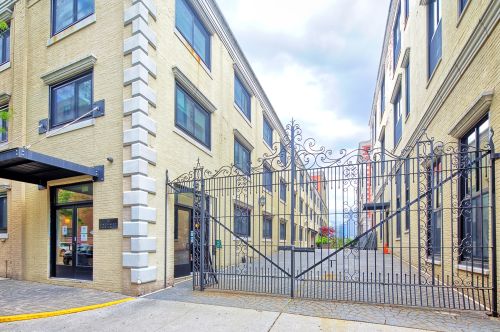 518-530 Gregory Ave, Union City NJ  07086-5706 exterior