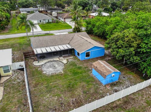 1522 Ladner St, Fort Pierce, FL 34983-3715
