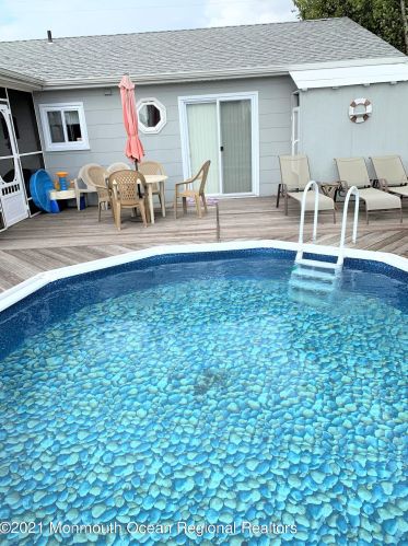 1029 Sarasota Dr, Lacey NJ 08731-5327 exterior