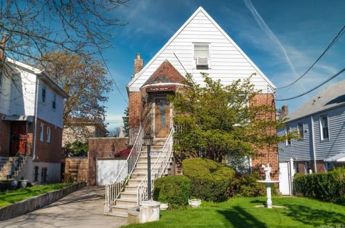 2329 Wickham Ave, Bronx, NY 10469-6321