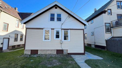 3363 3rd St, Milwaukee, WI 53207-2634