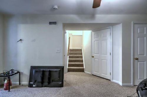 254 Acorn Ln, Milford CT 06461-1888 exterior