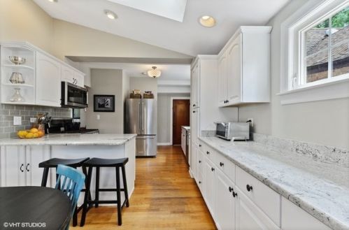 6714 Thorndale Ave, Chicago IL 60631-3149 exterior