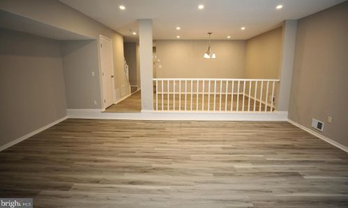 42 Magnolia Ct, Trenton NJ 08648-4828 exterior