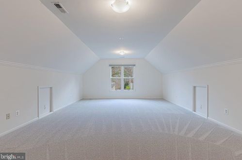 1515 Highwood Dr, Mc Lean VA  22101-5800 exterior