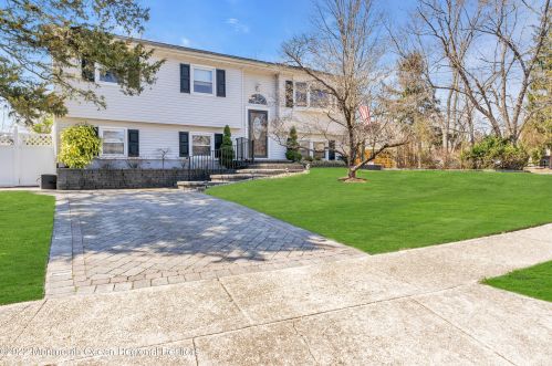 17 Dogwood Dr, Jackson Twp NJ 08527-1342 exterior