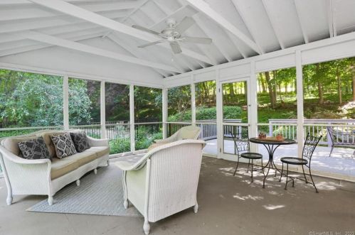 76 Mcfadden Dr, Wilton CT 06897-3912 exterior