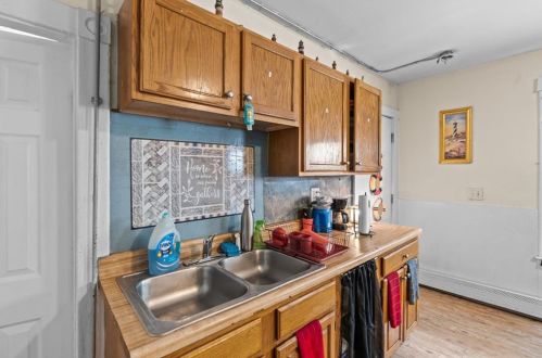 22 Dean St, Woonsocket RI  02895-1314 exterior