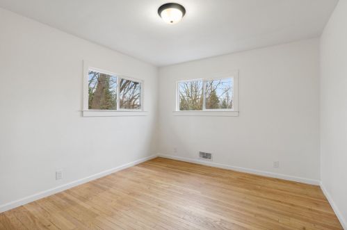 2608 Kraft Ave, Grand Rapids MI  49546-6777 exterior