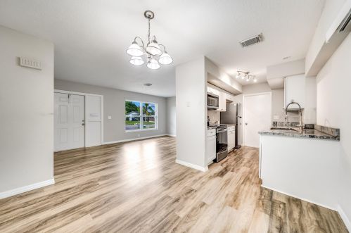 258 Summer Rd, Fort Pierce FL 34983-1731 exterior