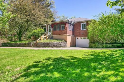 590 Dorseyville Rd, Pittsburgh PA  15238-1525 exterior