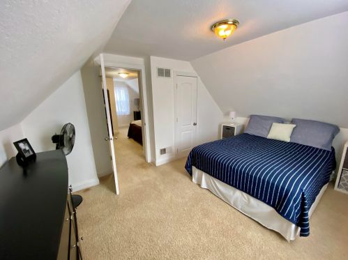 8707 Stuth Ave, Milwaukee WI 53227-3743 exterior