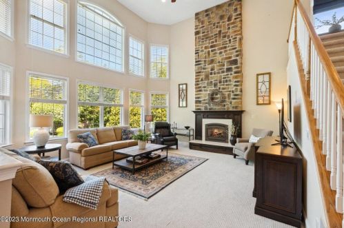 54 Country Vw Dr, East Freehold NJ 07728-9024 exterior