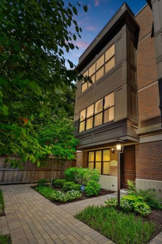 312 Cullerton St, Chicago, IL 60616-1307