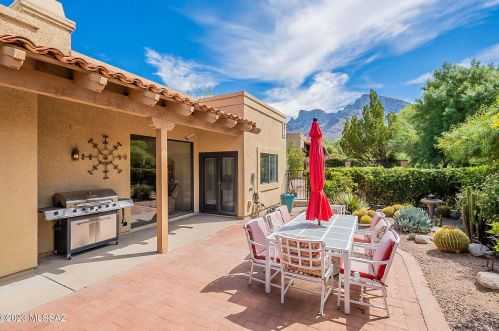 1024 Camino Diestro, Tucson AZ 85704-7694 exterior