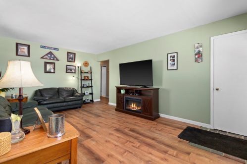 1210 104, Milwaukee WI 53214-3928 exterior