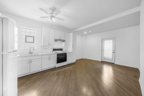 3414 Damen Ave, Chicago IL 60608-6835 exterior