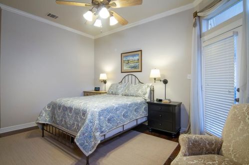 7203 Abrams Pl Ct, Dallas TX 75231 exterior