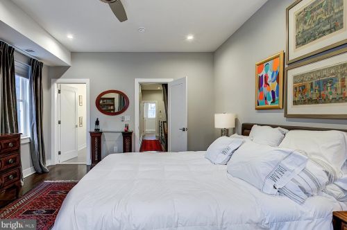 934 Ellsworth St, Philadelphia PA 19146-3010 exterior