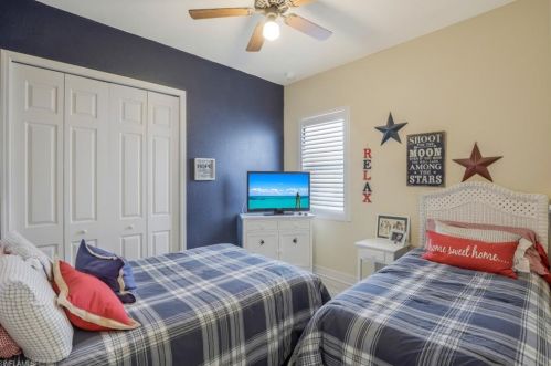 10153 Biscayne Bay Ln, Naples FL 34120-3732 exterior