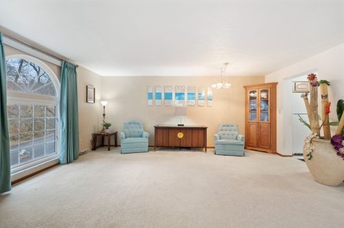 509 Newport Dr, Pittsburgh PA  15235-3228 exterior