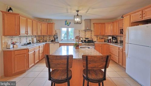 114 Chestnut St, Slatington PA 18080-1512 exterior