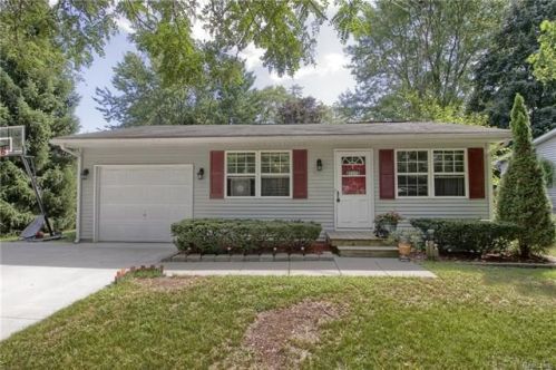 149 Sanborn Ave, Croswell, MI 48422-1312