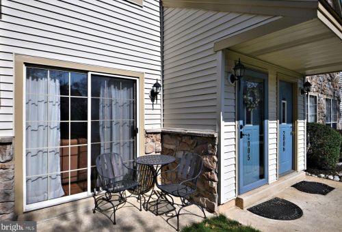 2005 Foxmeadow Dr, Limerick, PA 19468-1568