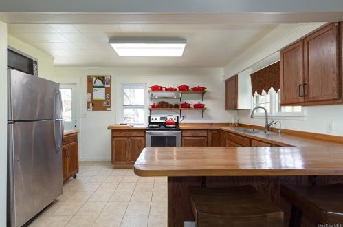 7 Stanley St, Poughkeepsie NY 12603-1429 exterior