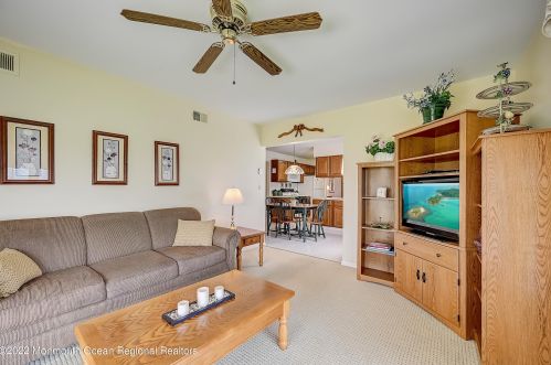 28 Greenwich Ave, Lakehurst NJ 08759-6660 exterior