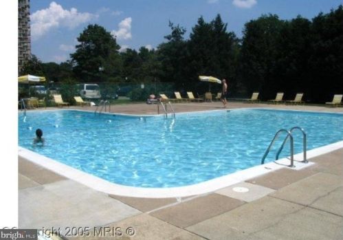 1225 Martha Custis Dr, Alexandria VA 22302-2015 exterior