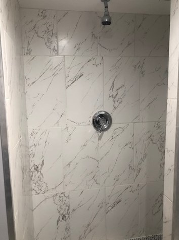 8422 Saginaw Ave, Chicago IL 60617-2028 exterior