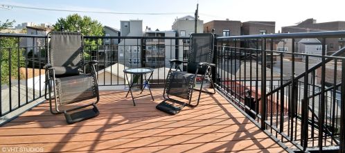 1325 Wolfram St, Chicago IL  60657-4114 exterior