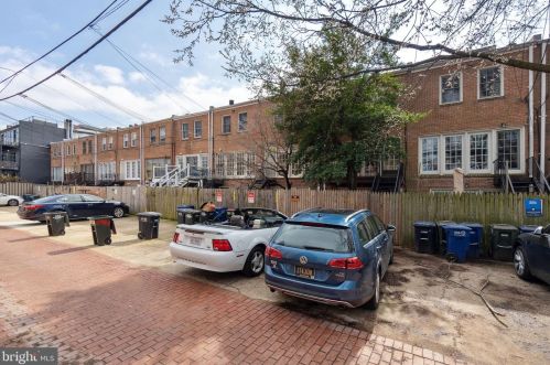 1737 Corcoran St, Washington DC 20009-2471 exterior