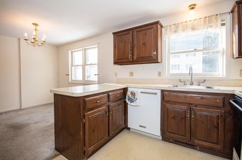 17 Frd Lndg Dr, Dover NH 03820-4552 exterior