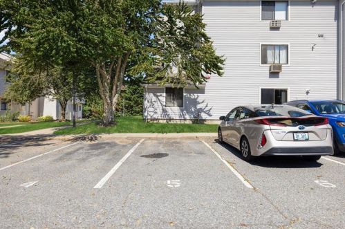 66 Girard Ave, Middletown RI 02840-1100 exterior