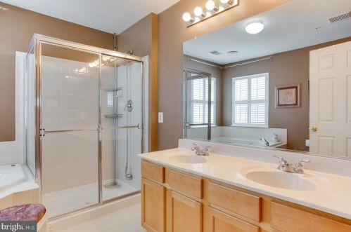 3512 Dental Ct, Edgewater MD 21037-2684 exterior