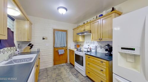 9401 Deer Trl Cir, Tucson AZ 85710-8034 exterior