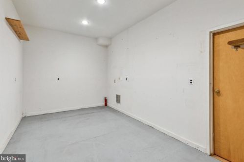 730 Bainbridge St, Philadelphia PA 19146-1807 exterior