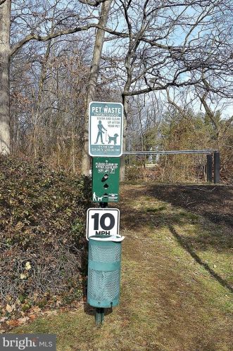 805 Howard St, Alexandria VA 22304-5466 exterior