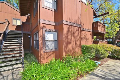 828 Camelback Pl, Concord, CA 94523-1234