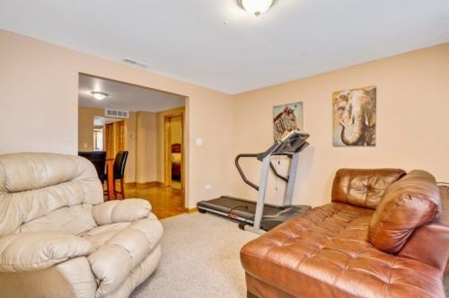 4214 Bernard St, Chicago IL 60618-1104 exterior