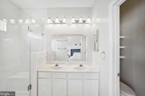 302 Ridgemont Ave, Rockville MD 20850-6061 exterior