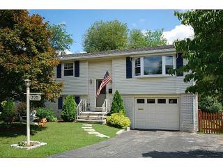 225 Burdick Dr, Cranston, RI 02920-1519