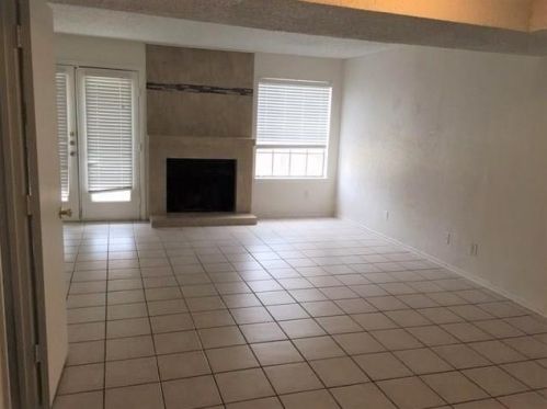 4043 Country Club Rd, Irving TX  75062 exterior