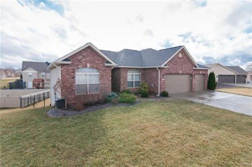 8014 Charleston, Troy, IL 62294-3632