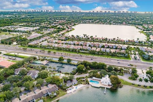 2850 Citrus Lake Dr, Naples FL 34109-7641 exterior