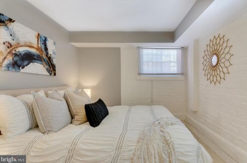 1465 Meridian Pl, Washington DC 20010-1923 exterior