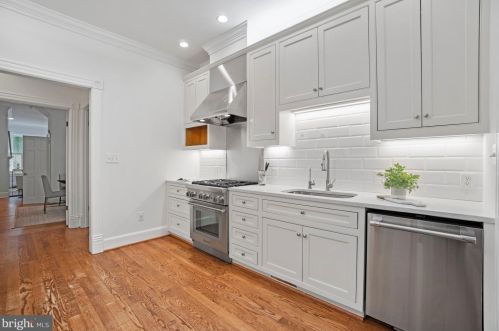 3021 Cambridge Pl, Washington DC  20007-2914 exterior