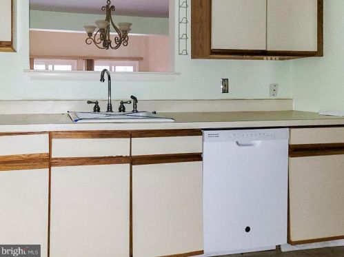 13 Sparrow Cir, Fredon NJ 07860-1493 exterior